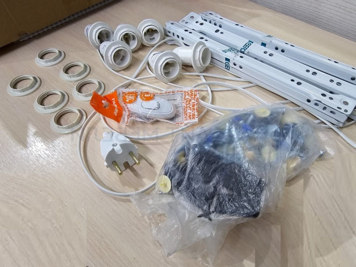 Стол косметический с подсветкой Сура, дуб вотан/белый