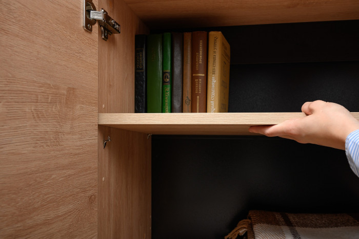 Брюс два Стола 12.157 + два Комода 16.233, цвет чёрный/Battle rock Santiago/столешница МДФ ель карпатская, 486,8х62,6(38,3)х75(85,6) см., ун. сб.