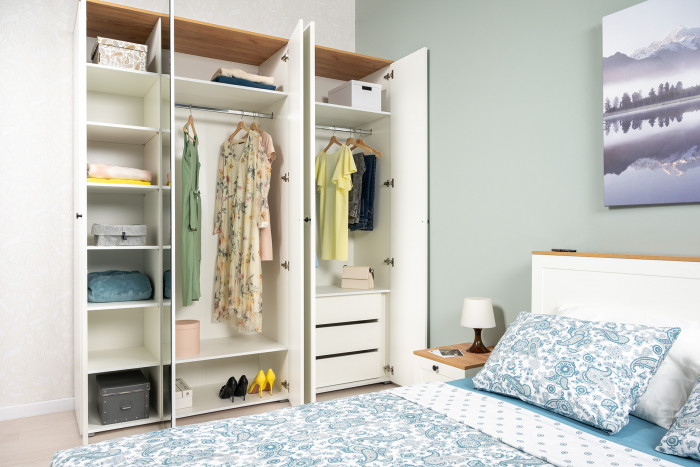 Остин 13.336.02 Шкаф для одежды(две двери), белый шагрень/дуб крафт золотой